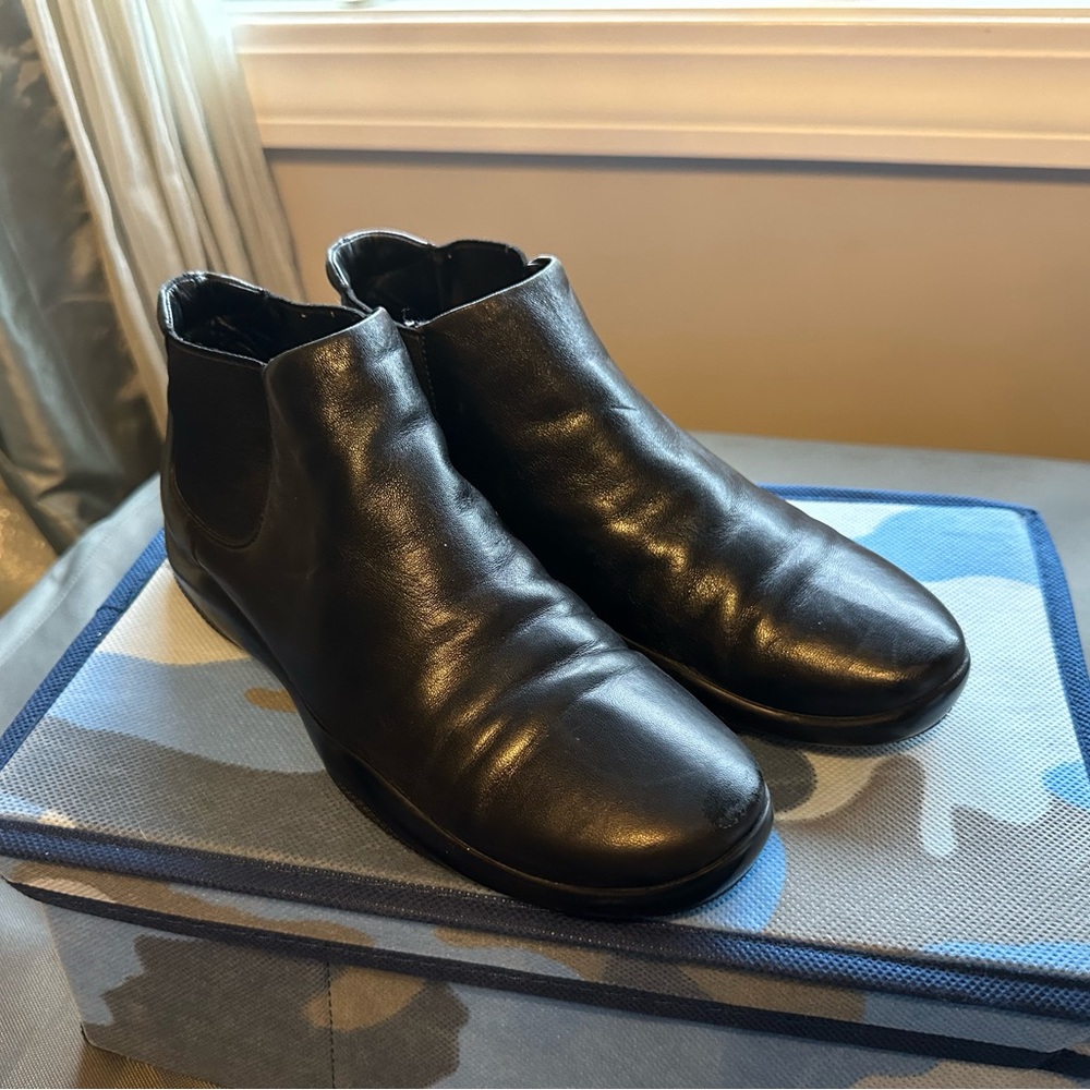 Vintage Prada Chelsea boots size 7